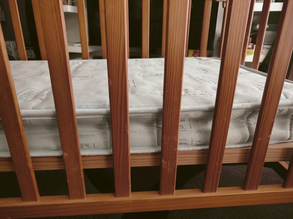 Cama bebé zippy usada