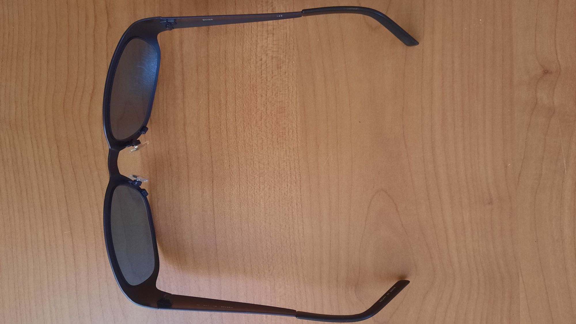 Okulary przeciwsłoneczne Hugo Boss HB5738 BL 135