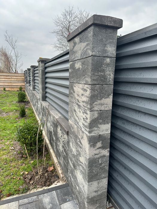 Блок для столбов забора гладкий цветной 200х200х500