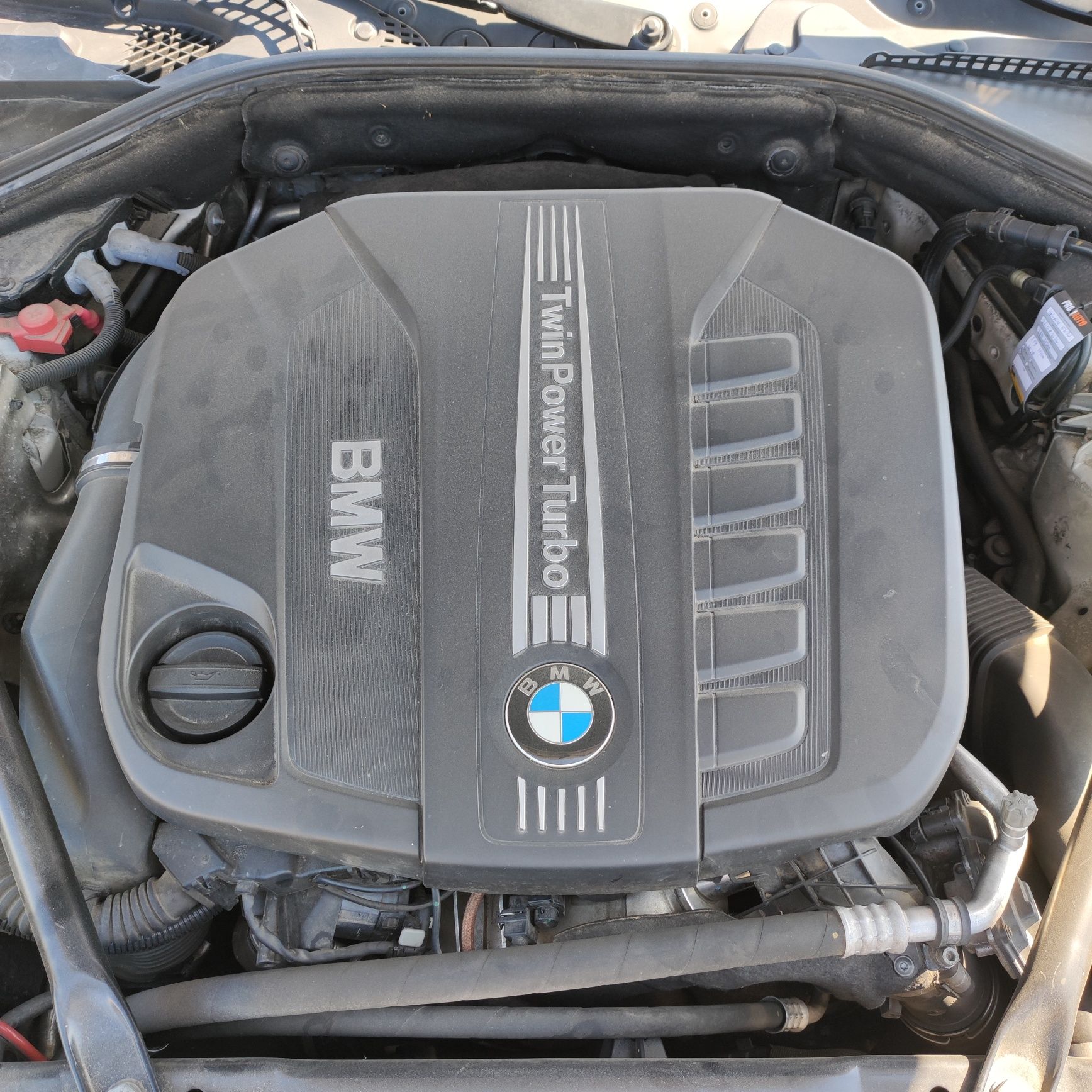 BMW f11 530d xdrive m pakiet środek zadbana