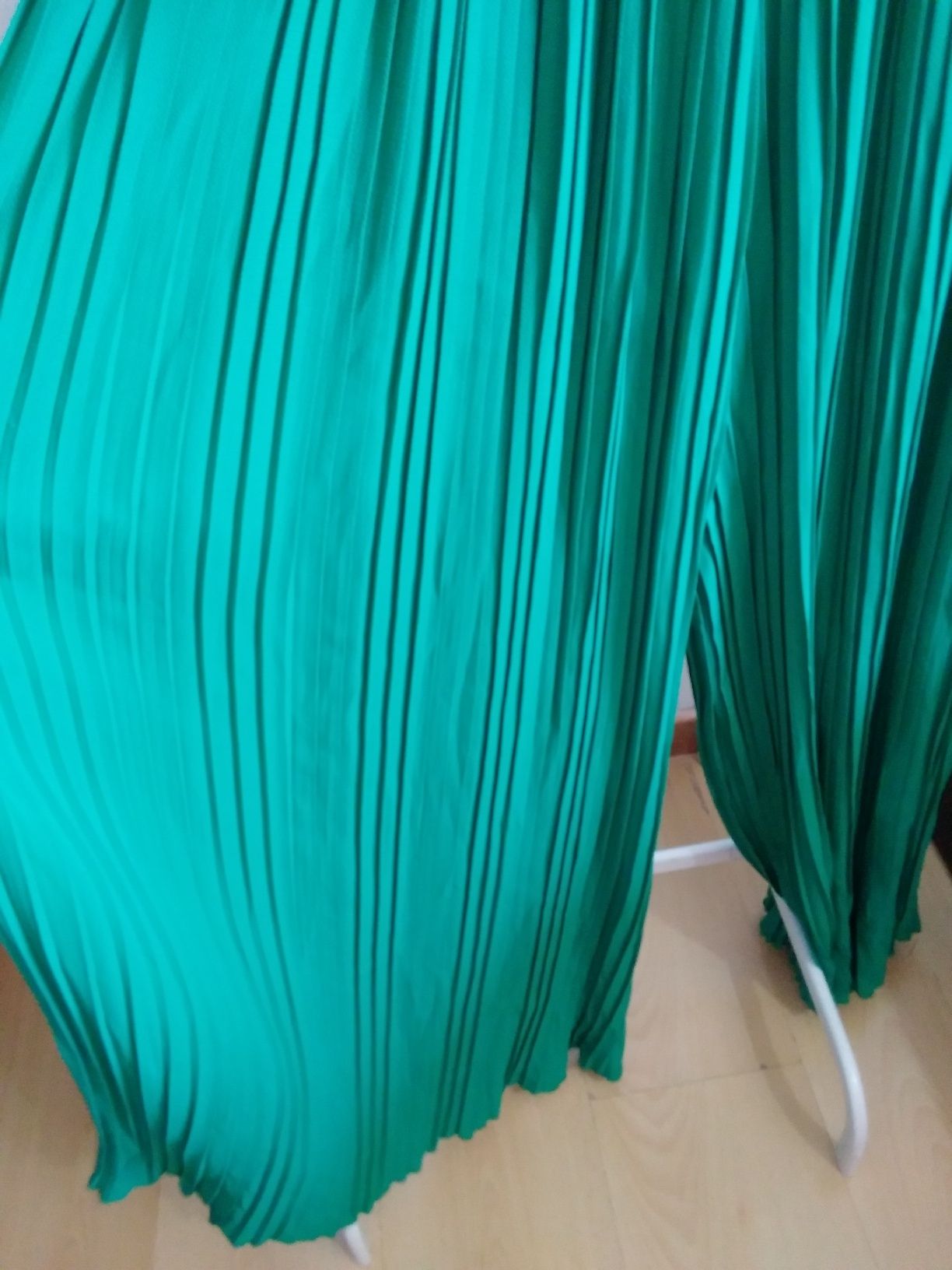 Calças perna larga plissada, TU verde-bandeira