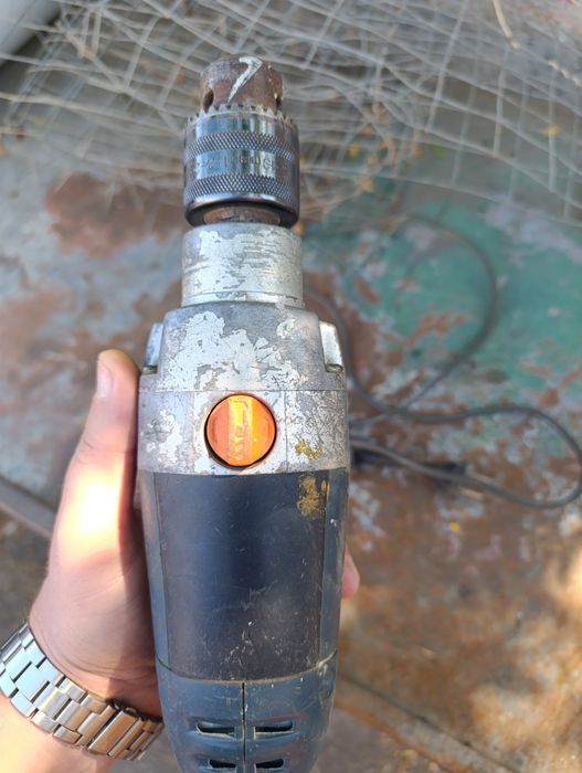 Продам  2 дрели ,рабочие.