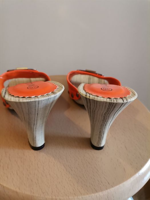 Chodaczki, drewniaczki.