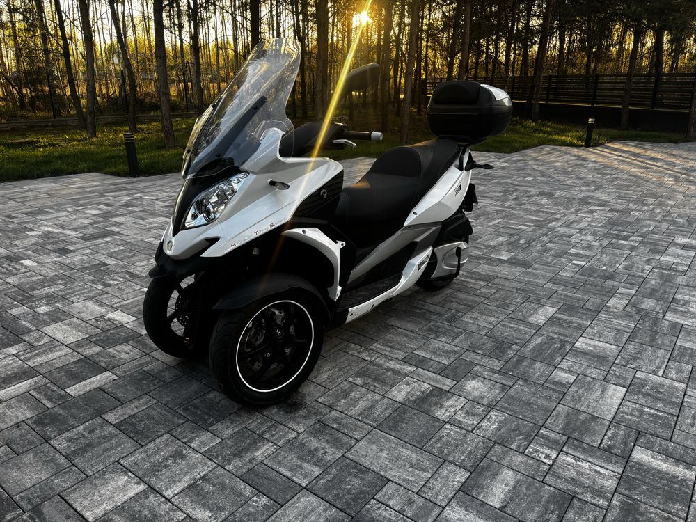 Quadro 350 Skuter na kat. B, MP3 Piaggio