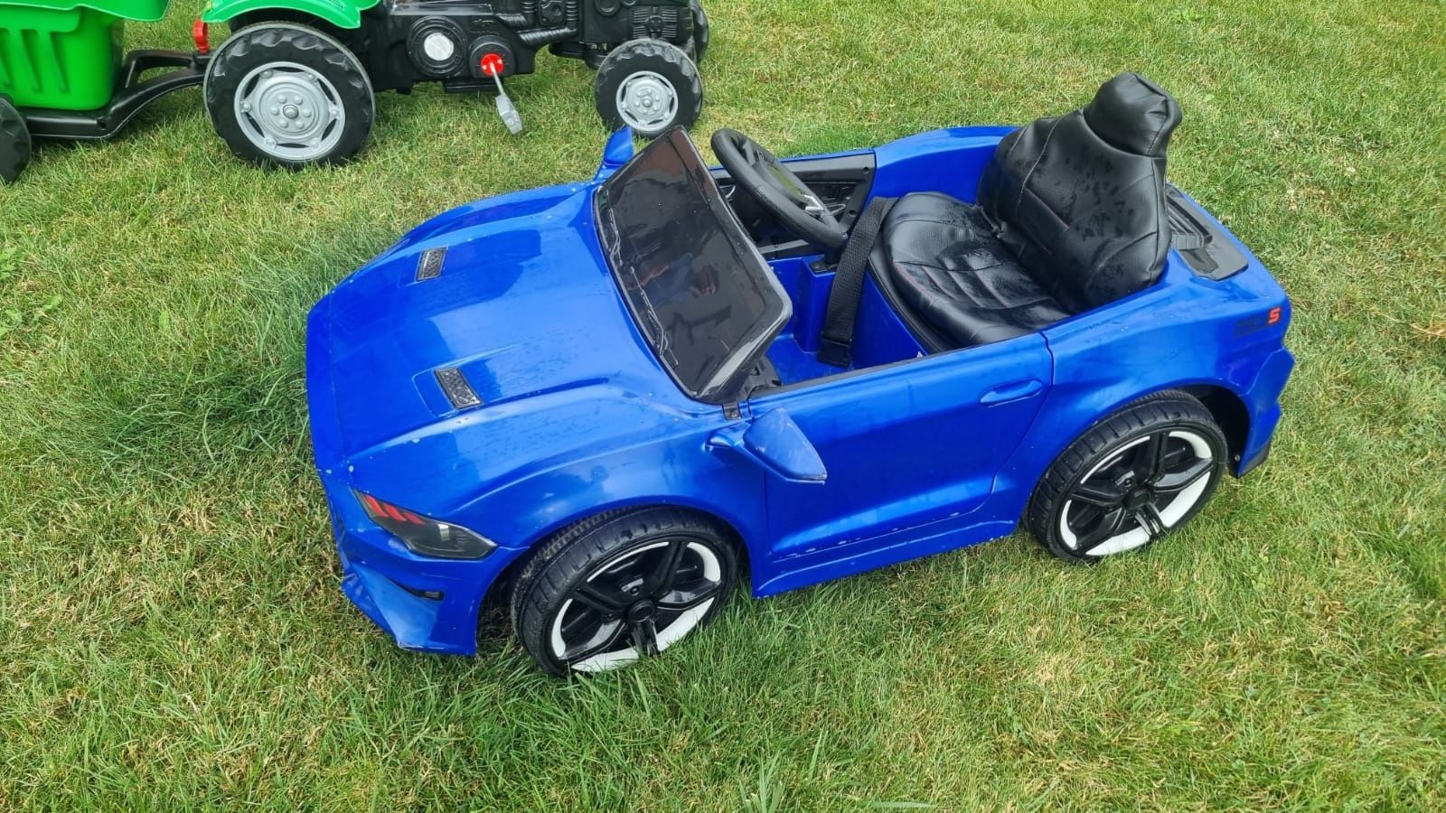 Autko Auto dla dzieci na akumulator niebieskie radio i pilotem Mustang