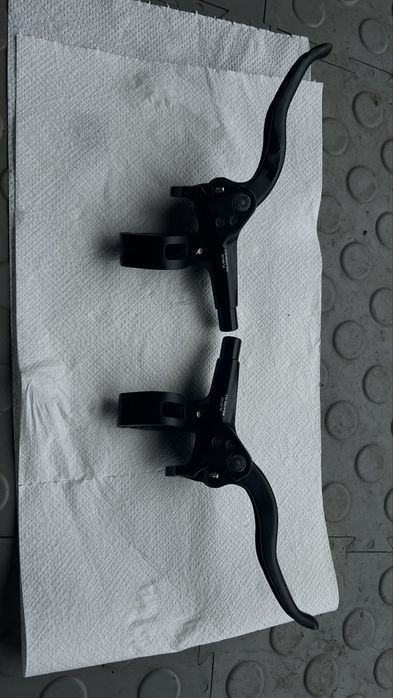 Shimano BL M4100 klamki hamulcowe komplet