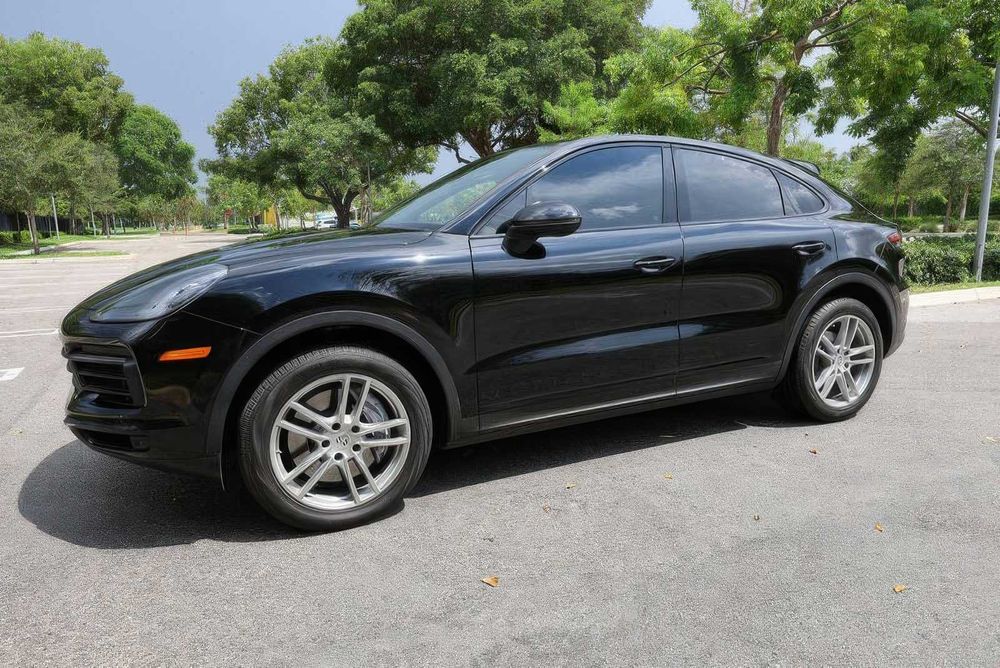 Porsche Cayenne Coupe      2021
