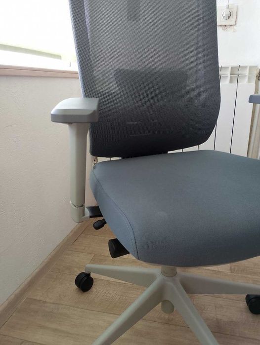 Ергономічне крісло Adapwork M2 Middle Grey (сіре)