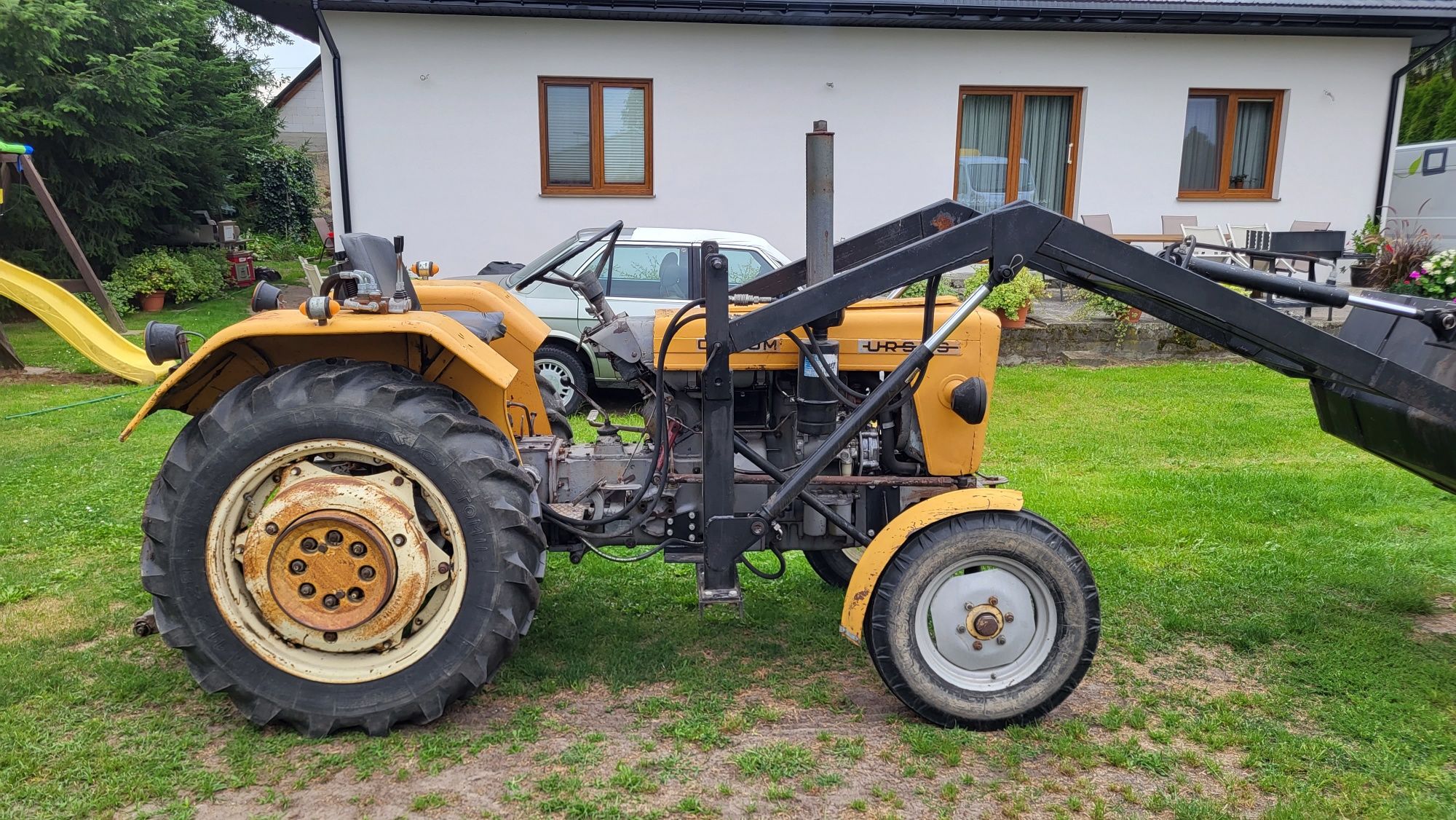 Ciągnik Traktor C330M z Turem+ Sprzęt
