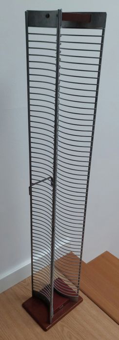 Porta CDs com capacidade para 60