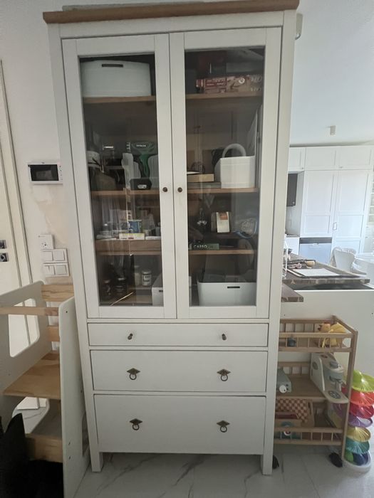 Zestaw witryna i regał Hemnes biało drewniane