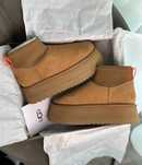 UGG в наявності