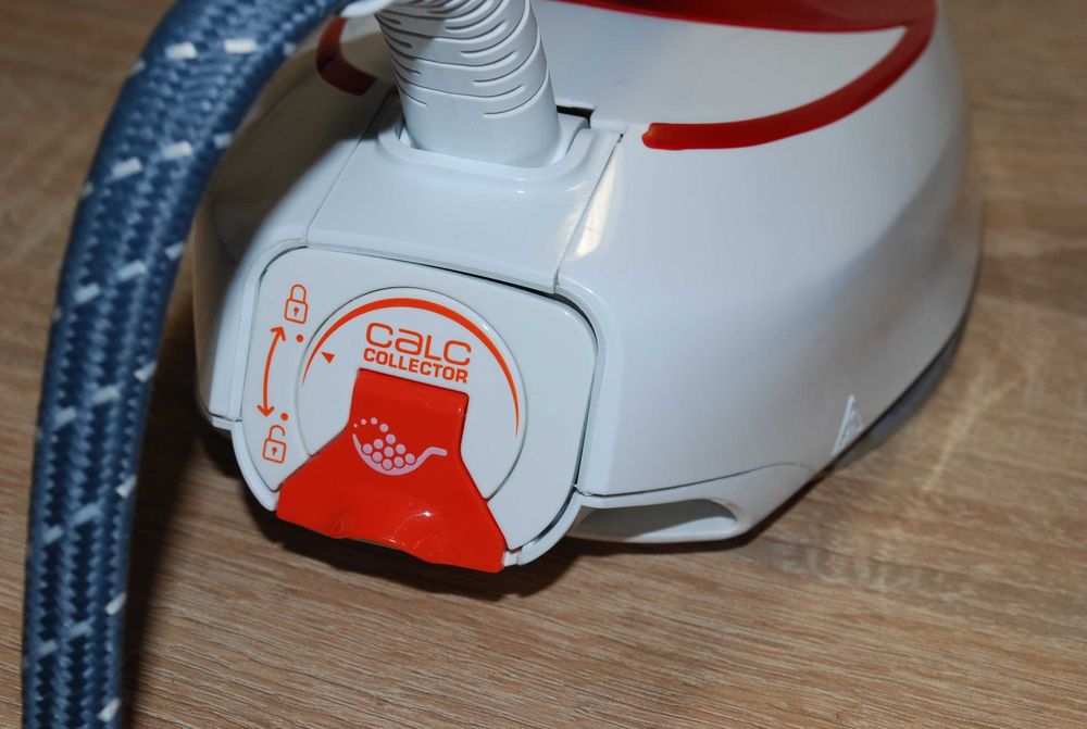 Праска з парогенератором TEFAL EXPRESS ANTI-CALC SV8030E0