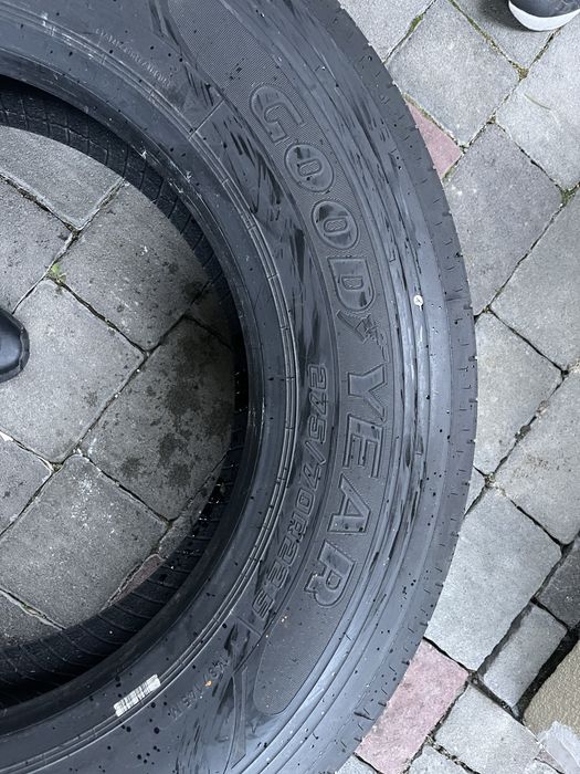 275/70-22,5.   Шини до вантажного автомобіля