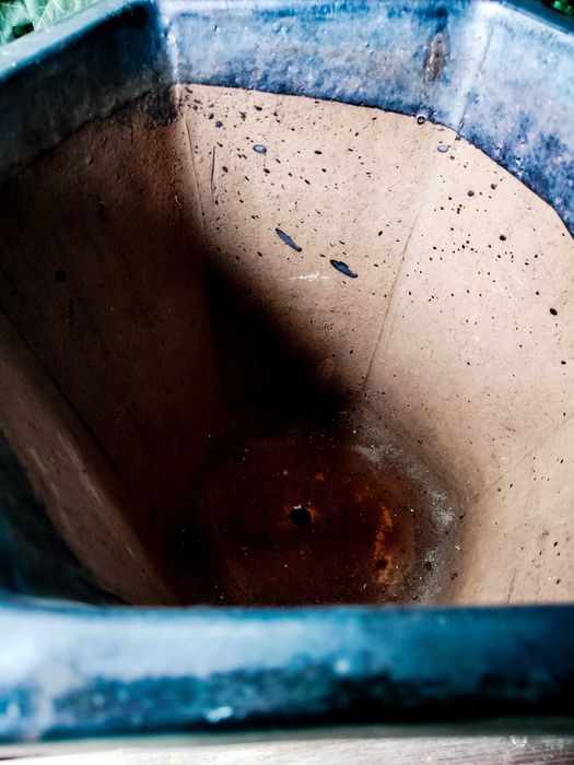 Donica z motywem lili