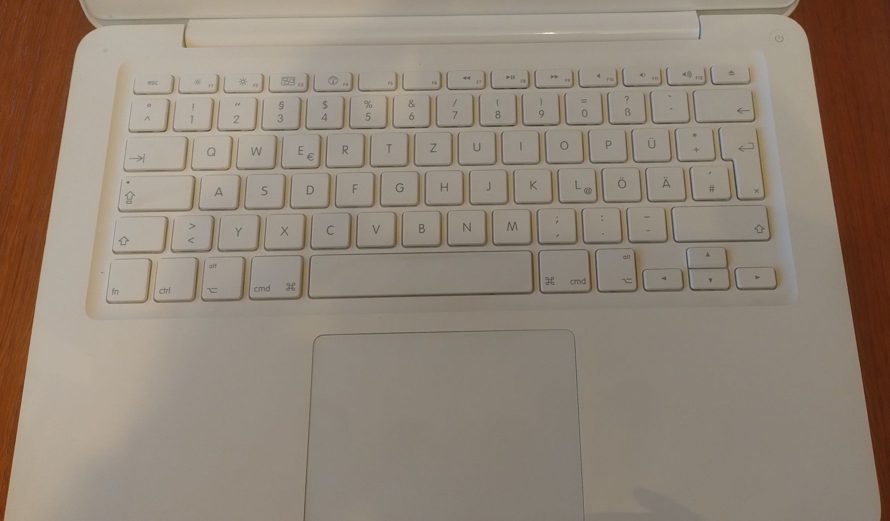 Apple MacBook A1342