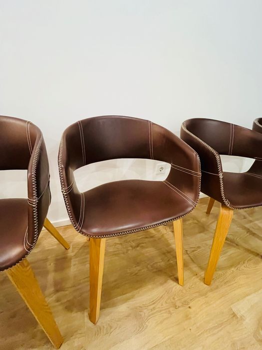 Cadeiras de jantar preço de cada uma 90€