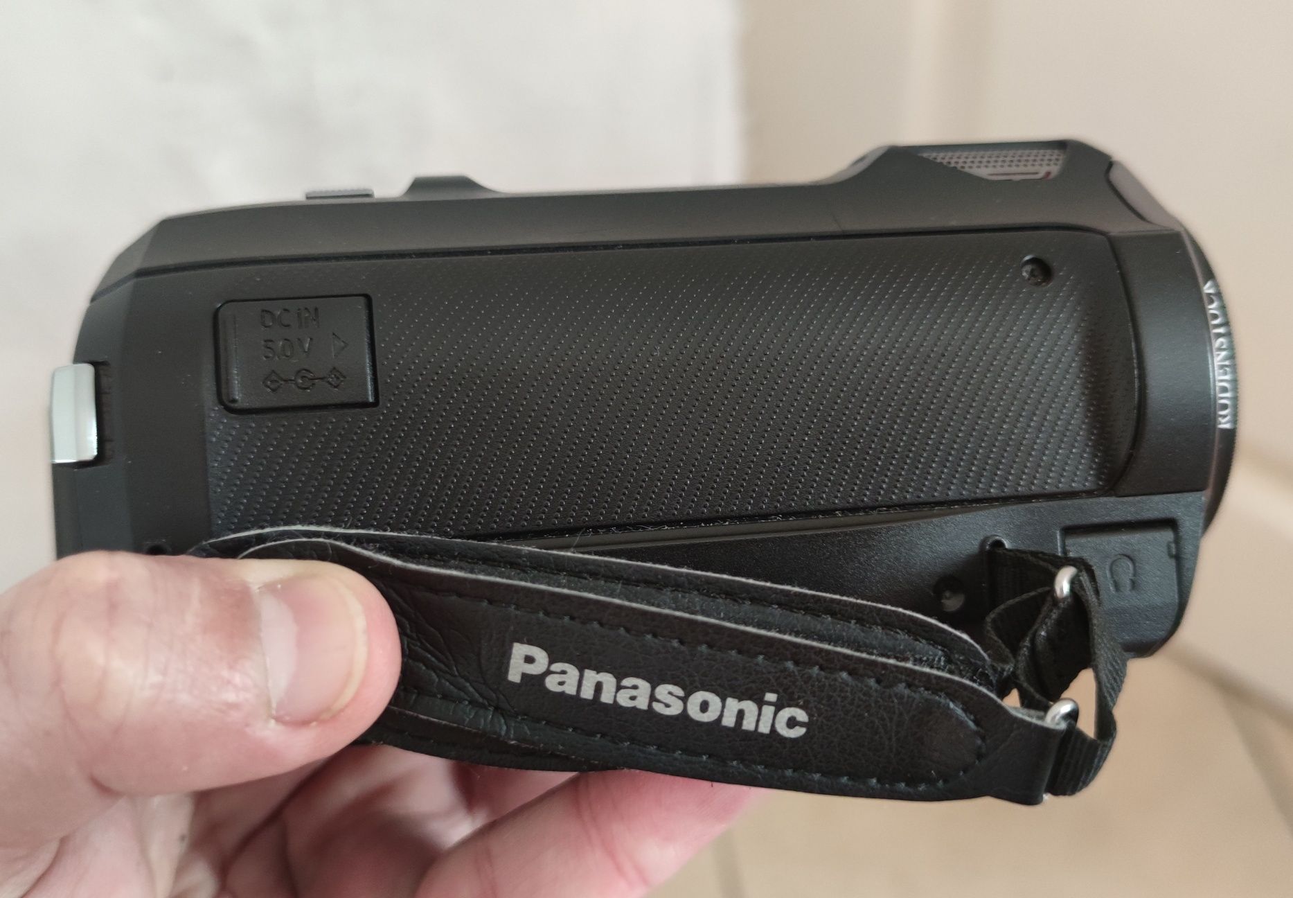 Panasonic HC-V770 (HC-V770EE-K) видеокамера