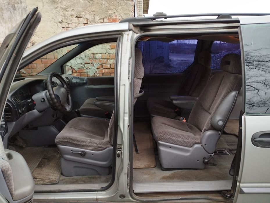 Крайслер  Вояжер