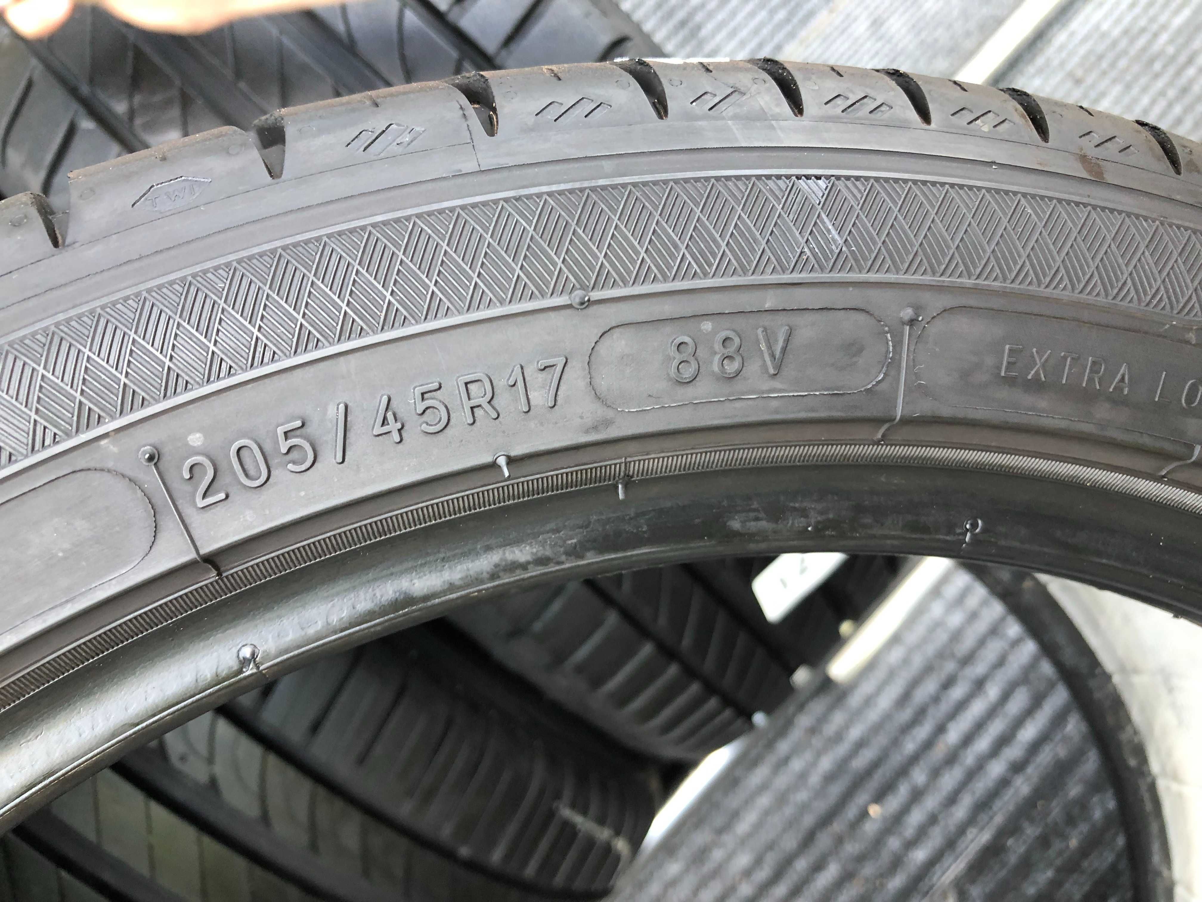 205/45 R17 Kleber