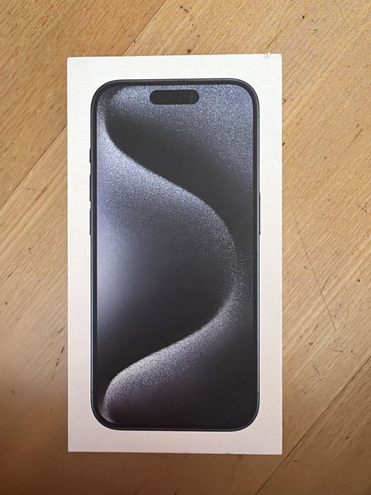 Vendo Iphone 15 Pro com pouco mais de um ano