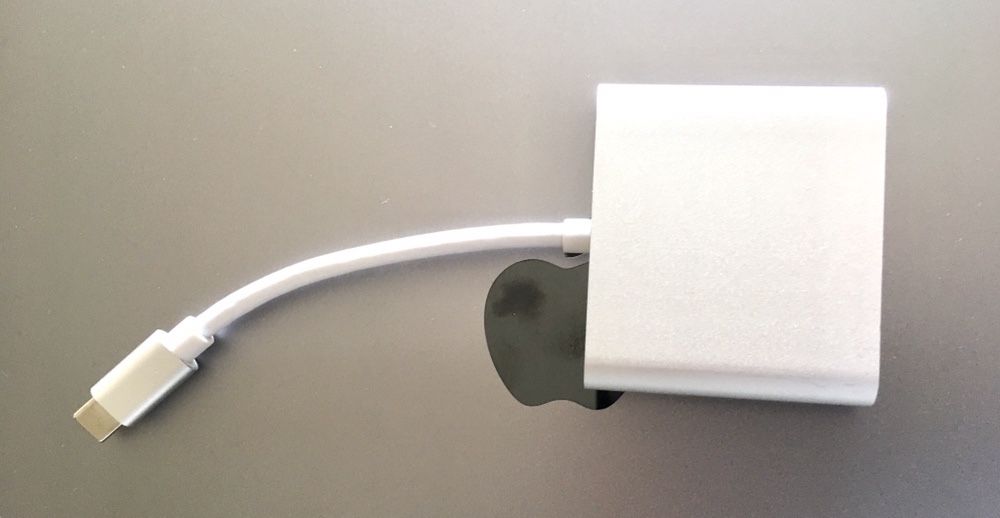 Adaptador USB-C para HDMI e USB