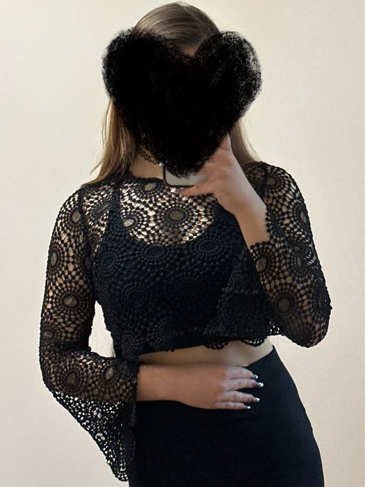 Чорна готична накидка бренду PrettyLittleThing