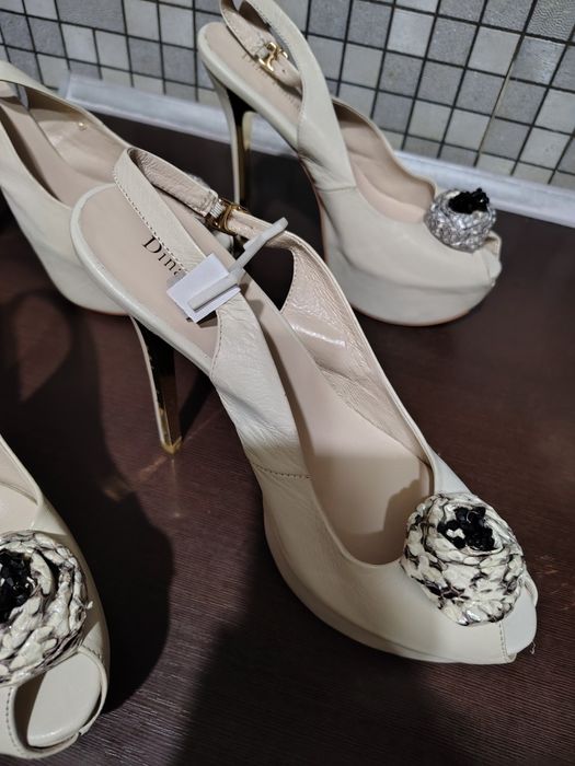 Босоніжки шкіряні