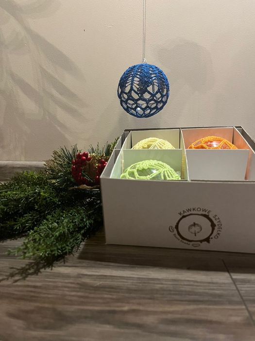 Bombki na choinkę 8 cm własnoręcznie wyszydełkowane