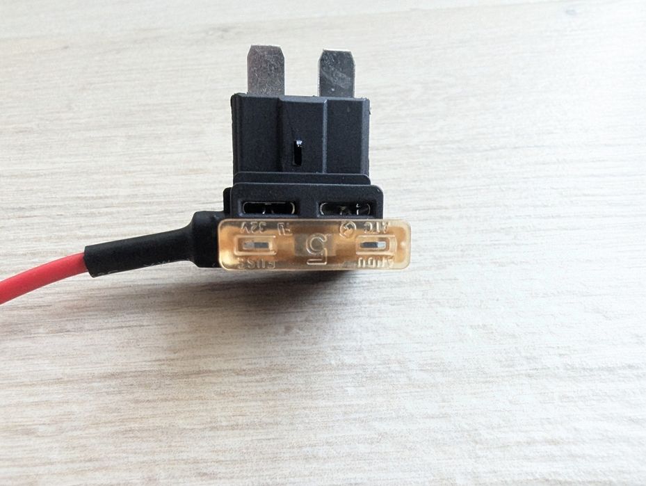 Автомобільні набір запобіжник адаптер 5A 32V