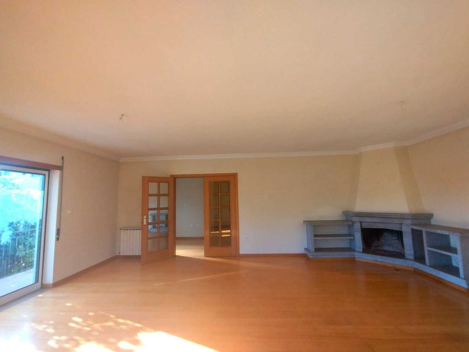 Moradia Isolada T5, 5 WC´s, Aquecimento Central, Viseu