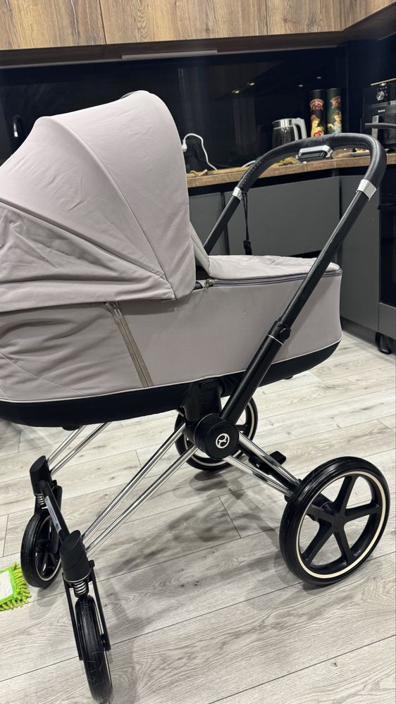 Cybex Priam (Шасі та люлька)