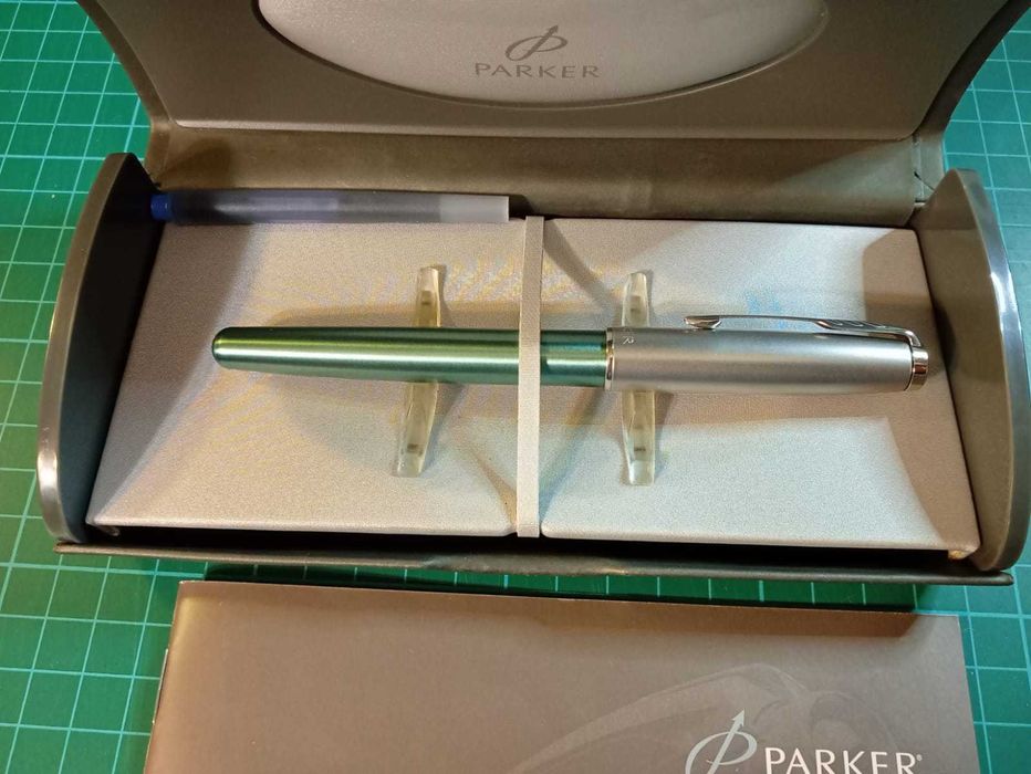 Pióro wieczne Parker Sonnet Essentials Green, tłoczek, 6 naboi.