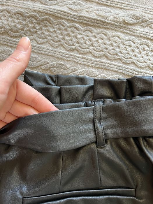 Шкіряні шорти Zara