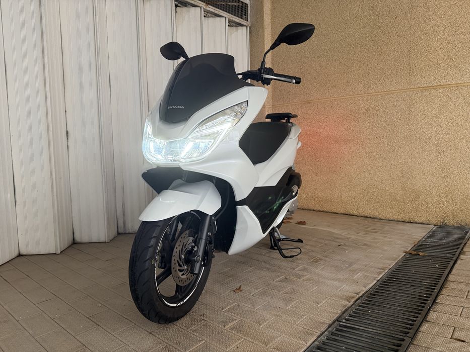 Honda PCX 125 LED 14.700 kms