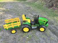 Traktor john deere na akumulator
