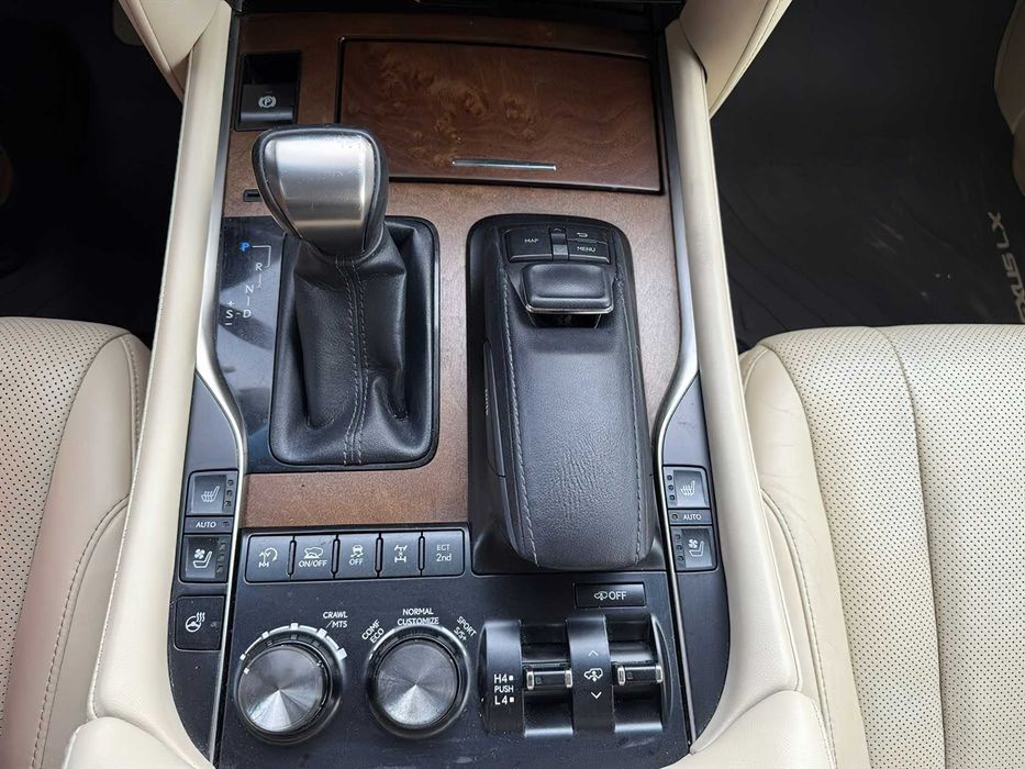 Lexus LX 570      2017