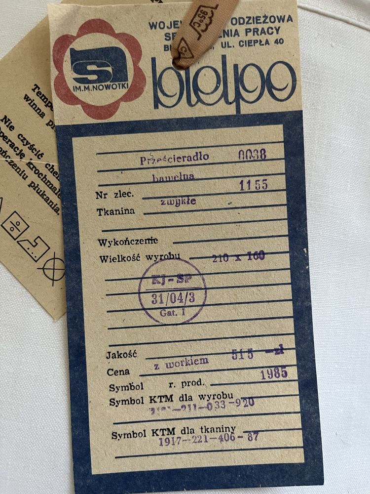 Przescieradla i poszewki z PRL z metkami