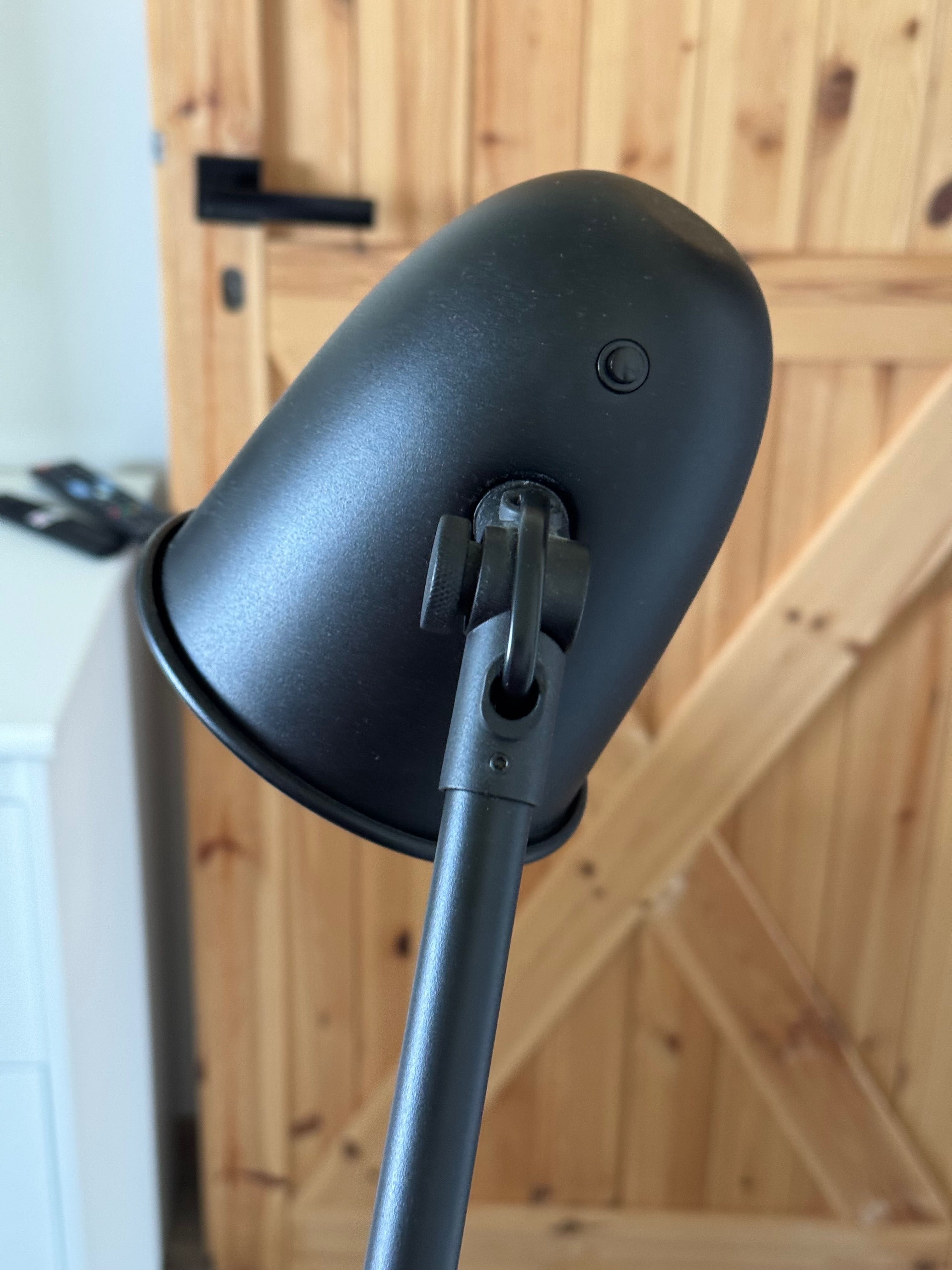 Lampa podłogowa stojąca