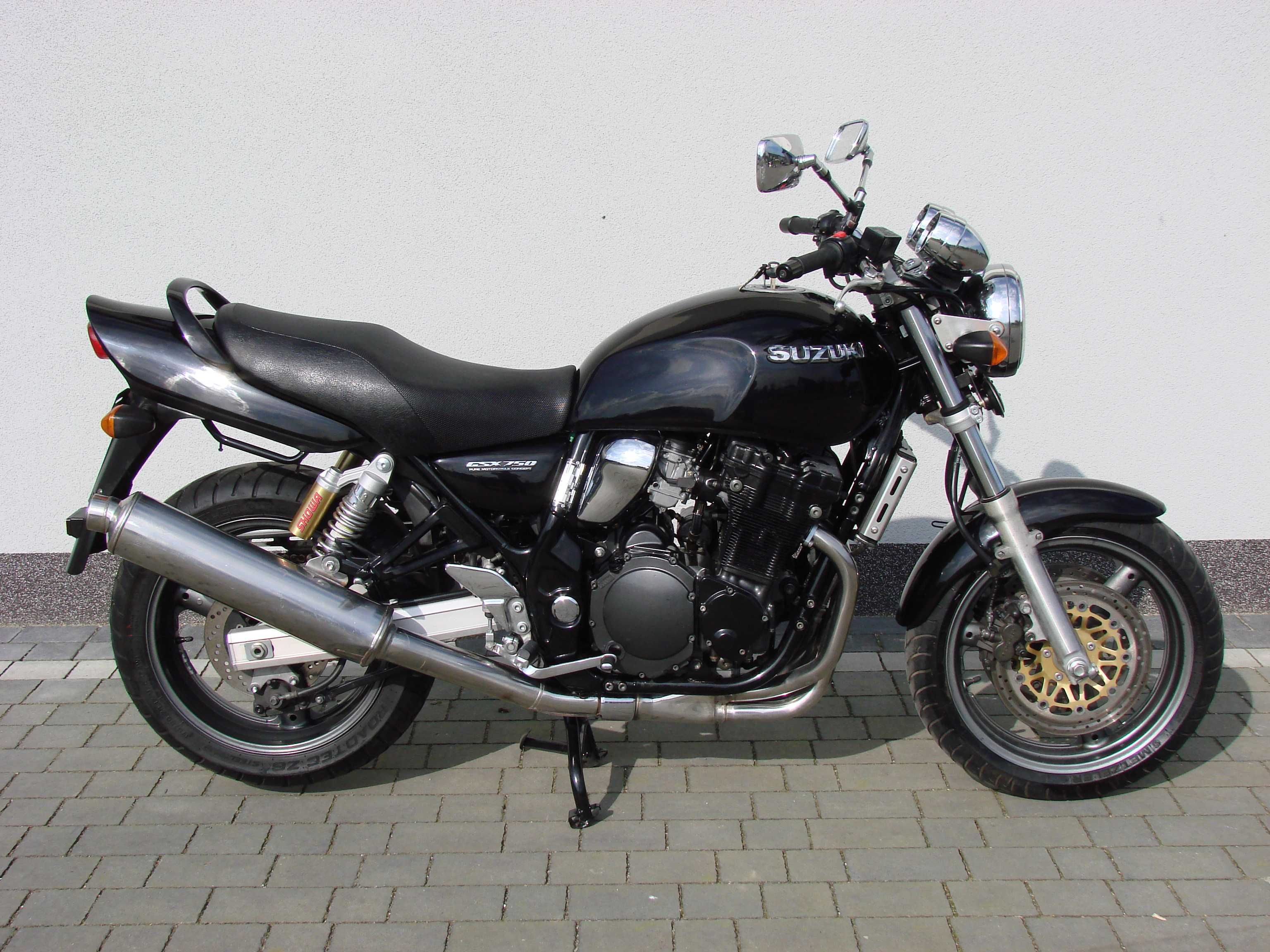 Suzuki GSX 750 Inazuma