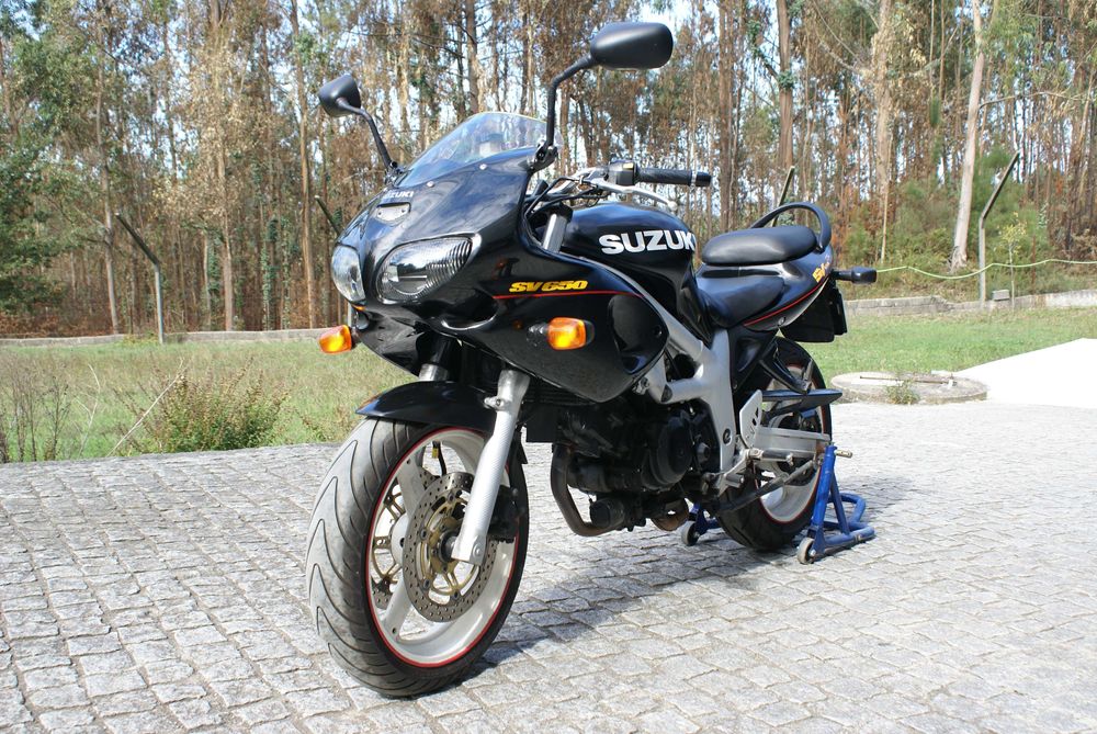 Suzuki SVS 650, moto esplêndida