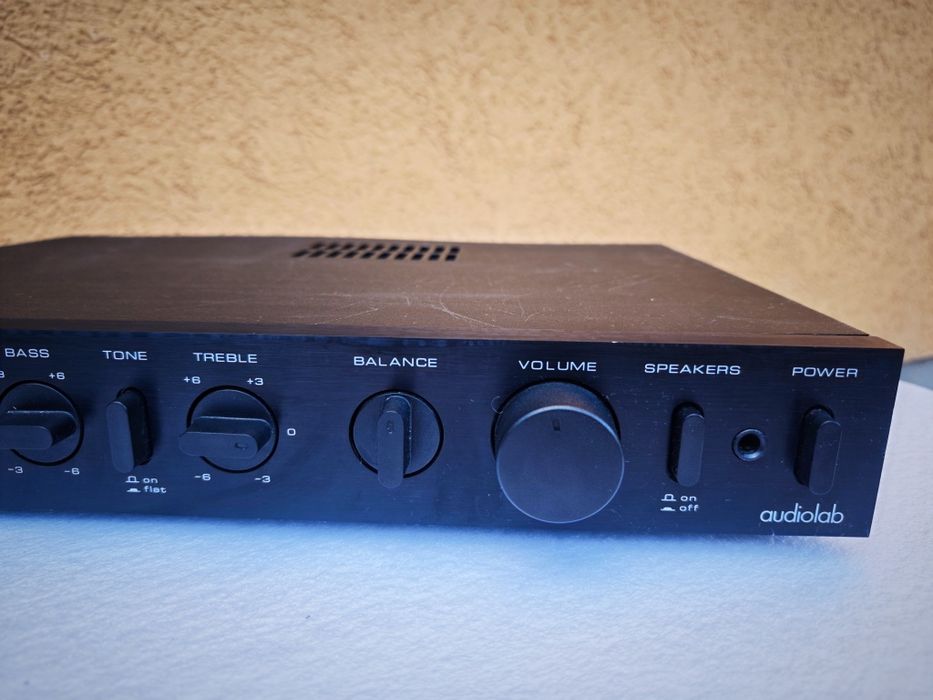 Audiolab 8000A інтегрований підсилювач