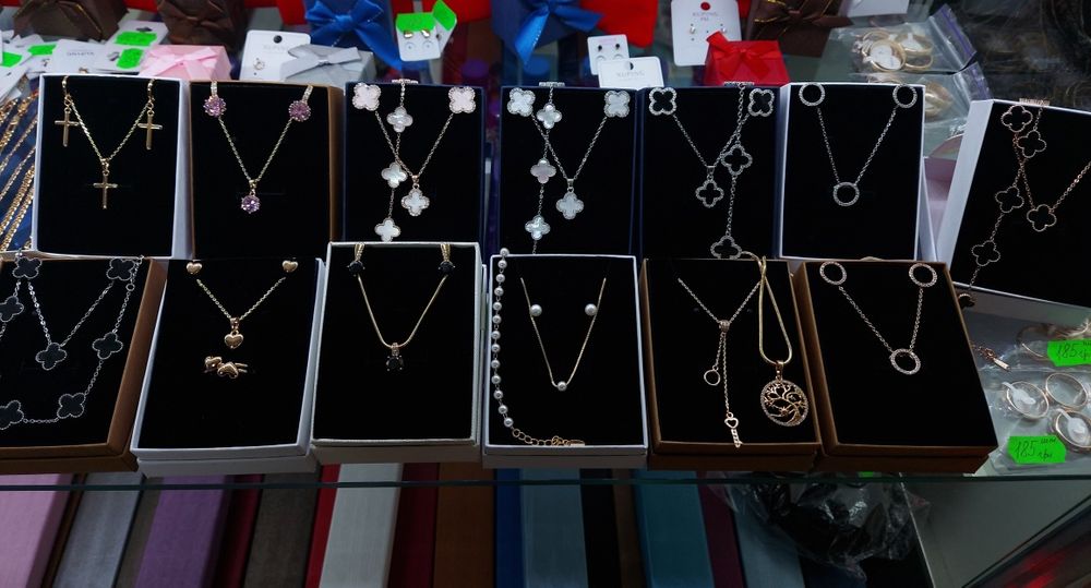 Ван Кліф,Van Cleef, медичне золото, Ван клиф прикраси, браслети, сереж