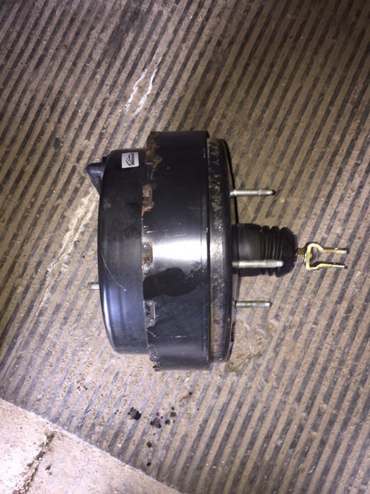 Головний гальмівний циліндр Тойота Авенсіс Т25