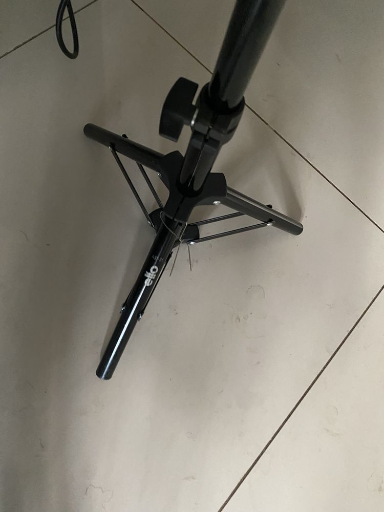 Lampa studyjna ze statywem Up300