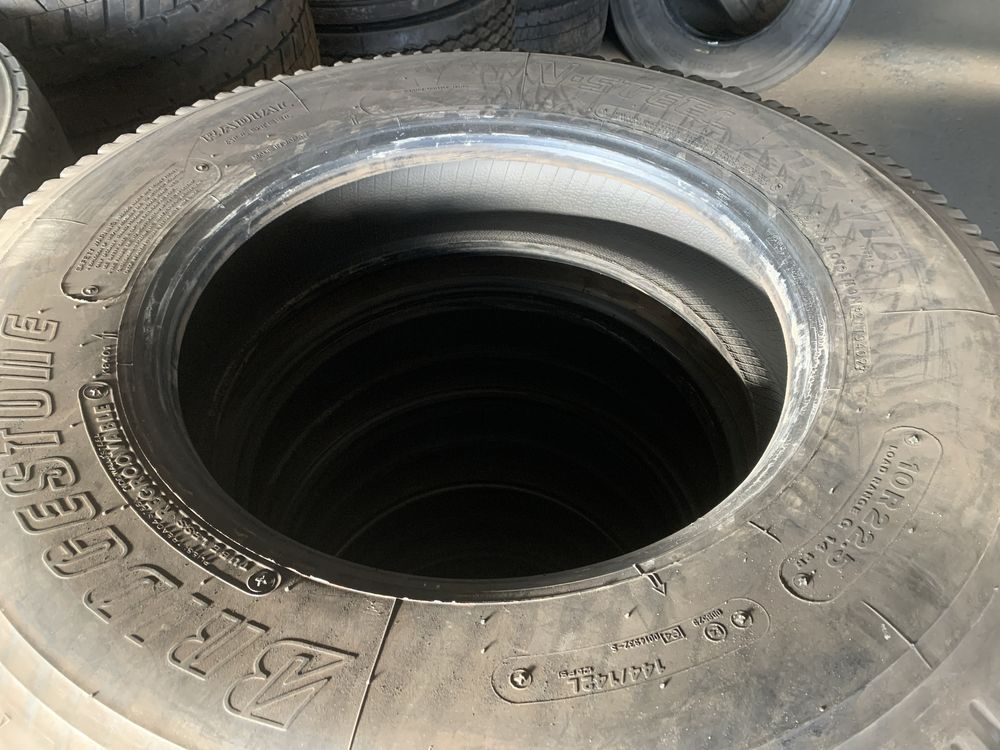 Шини 10R22,5 Bridgestone