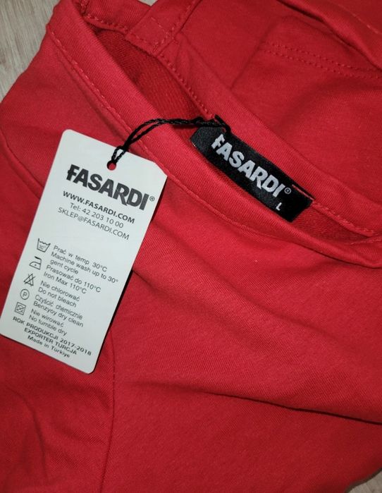 Nowa czerwona sukienka