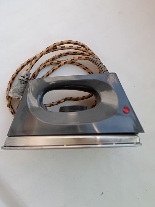 Рабочие винтажные утюги, СССР