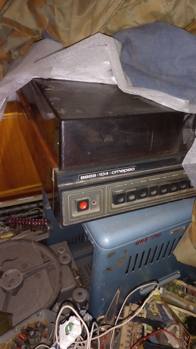 Советские  радиоприемники и магнитофоны