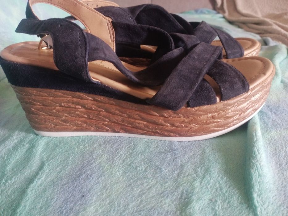 Buty damskie letnie na koturnie roz 38